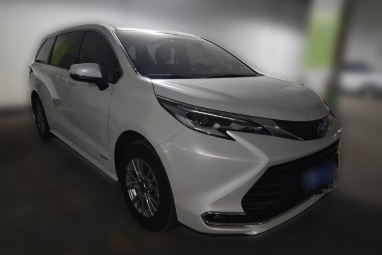 Used Toyota SIENNA 2023 2.5L Hybrid Comfort Edition Front Right 45 Deg