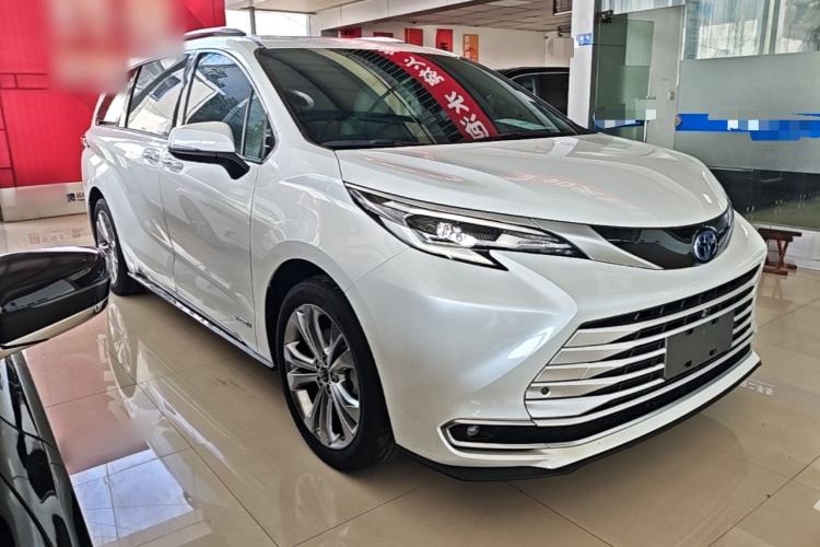 Used Toyota SIENNA 2023 2.5L Hybrid Deluxe Edition Front Right 45 Deg
