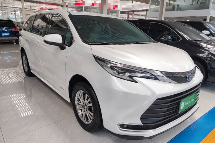 Used Toyota SIENNA 2023 2.5L Hybrid Comfort Edition Front Right 45 Deg