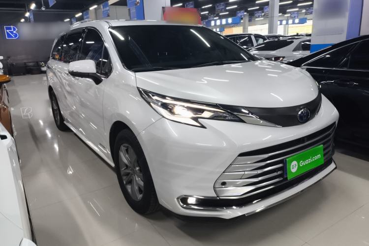 Used Toyota SIENNA 2023 2.5L Hybrid Comfort Edition Front Right 45 Deg