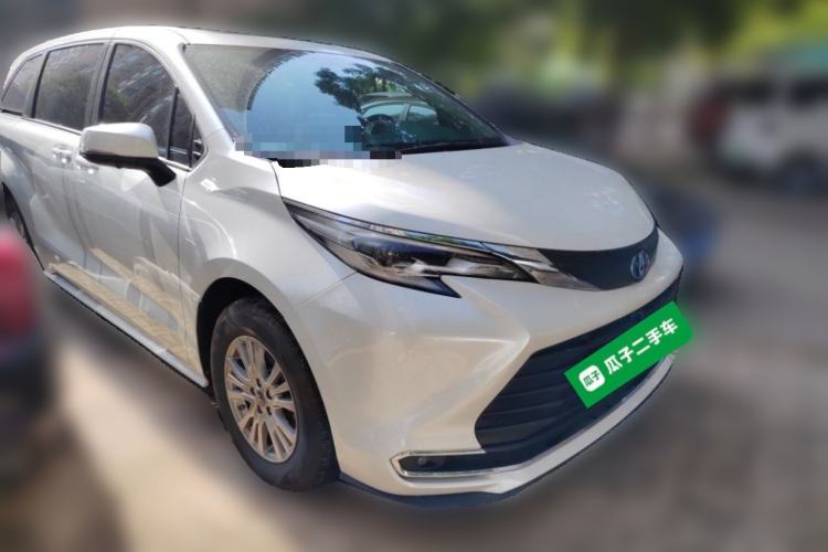 Used Toyota SIENNA 2023 2.5L Hybrid Comfort Edition Front Right 45 Deg