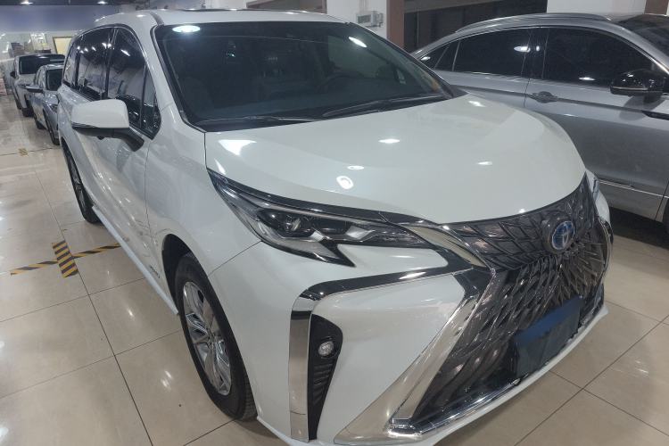 Used Toyota SIENNA 2023 2.5L Hybrid Comfort Edition Front Right 45 Deg