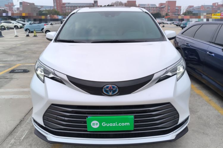 Used Toyota SIENNA 2023 2.5L Hybrid Luxury Edition Front