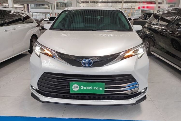 Used Toyota SIENNA 2023 2.5L Hybrid Comfort Edition Front