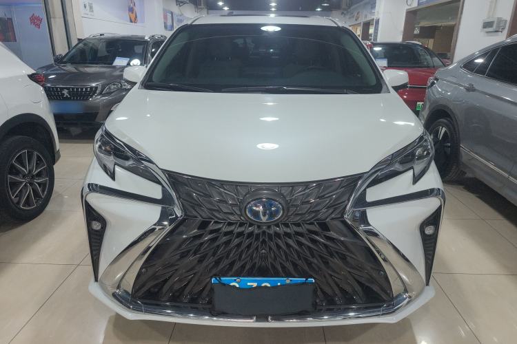Used Toyota SIENNA 2023 2.5L Hybrid Comfort Edition Front