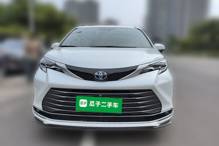 Used Toyota SIENNA 2023 2.5L Hybrid Ultimate Edition Front