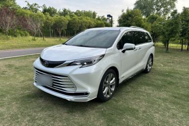 Used Toyota SIENNA 2023 2.5L Hybrid Deluxe Edition
