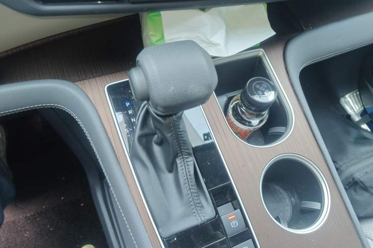 Used Toyota SIENNA 2023 2.5L Hybrid Comfort Edition Gear Lever