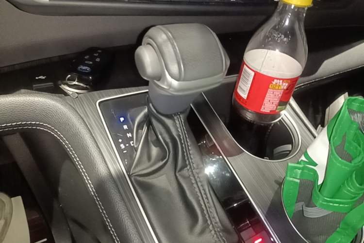 Used Toyota SIENNA 2023 2.5L Hybrid Platinum Edition Gear Lever