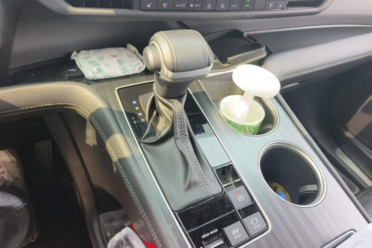 Used Toyota SIENNA 2023 2.5L Hybrid Deluxe Edition Gear Lever