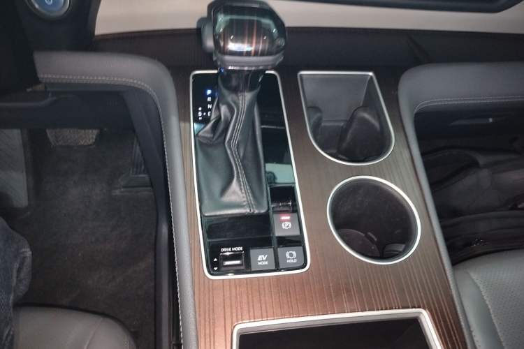 Used Toyota SIENNA 2023 2.5L Hybrid Comfort Edition Gear Lever