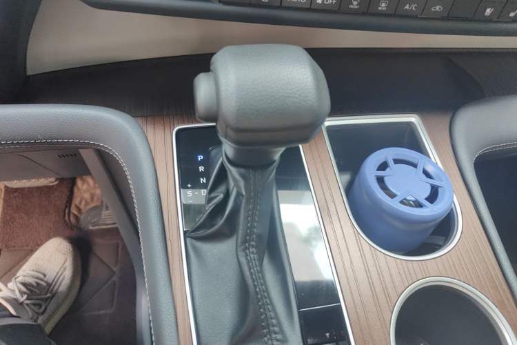 Used Toyota SIENNA 2023 2.5L Hybrid Comfort Edition Gear Lever