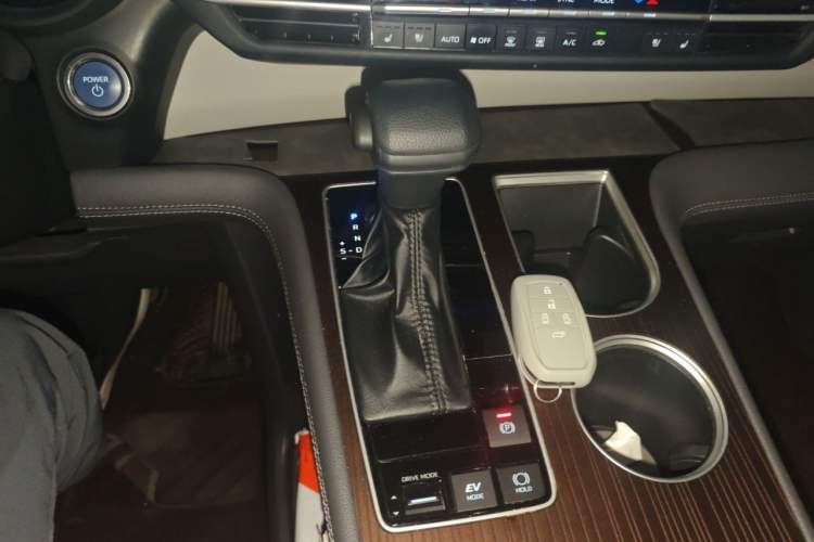 Used Toyota SIENNA 2023 2.5L Hybrid Comfort Edition Gear Lever