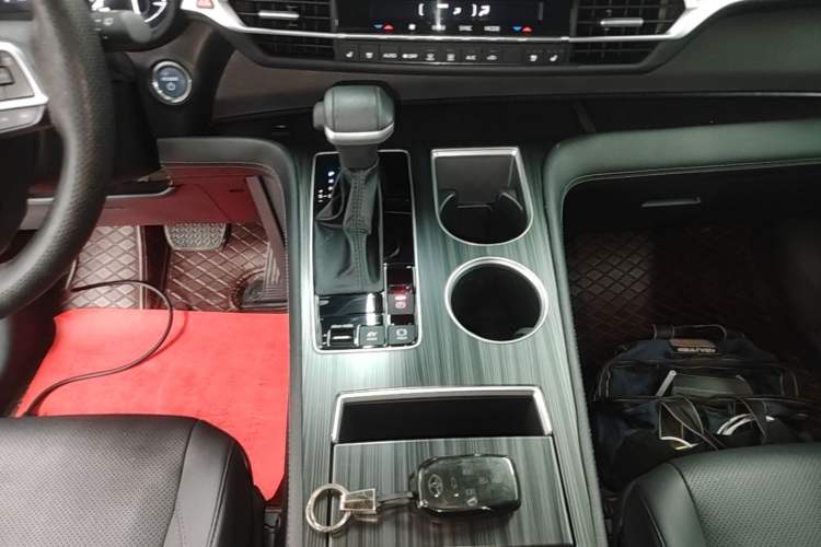 Used Toyota SIENNA 2023 2.5L Hybrid Deluxe Edition Gear Lever