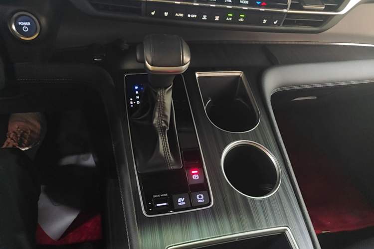 Used Toyota SIENNA 2023 2.5L Hybrid Deluxe Edition Gear Lever