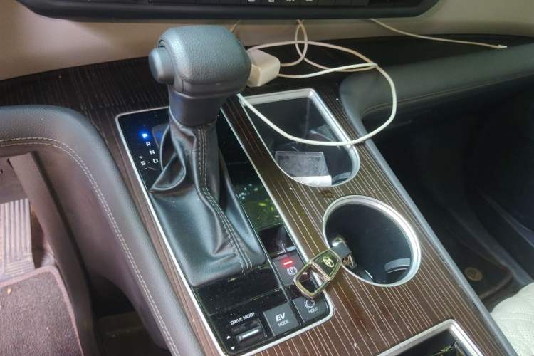 Used Toyota SIENNA 2023 2.5L Hybrid Comfort Edition Gear Lever