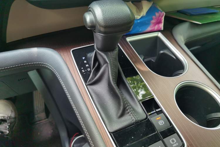 Used Toyota SIENNA 2023 2.5L Hybrid Comfort Edition Gear Lever