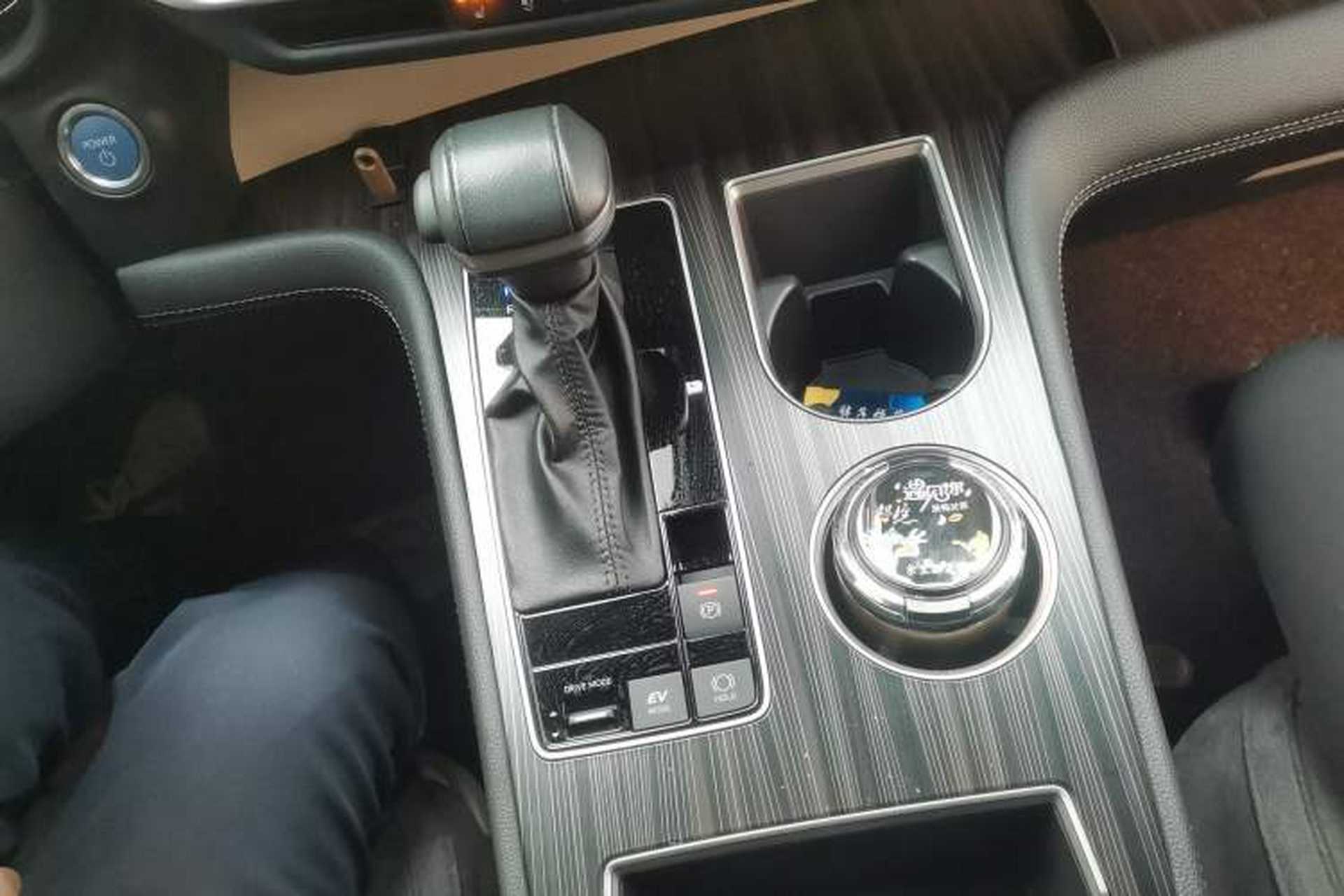 Used Toyota SIENNA 2023 2.5L Hybrid Deluxe Edition Gear Lever