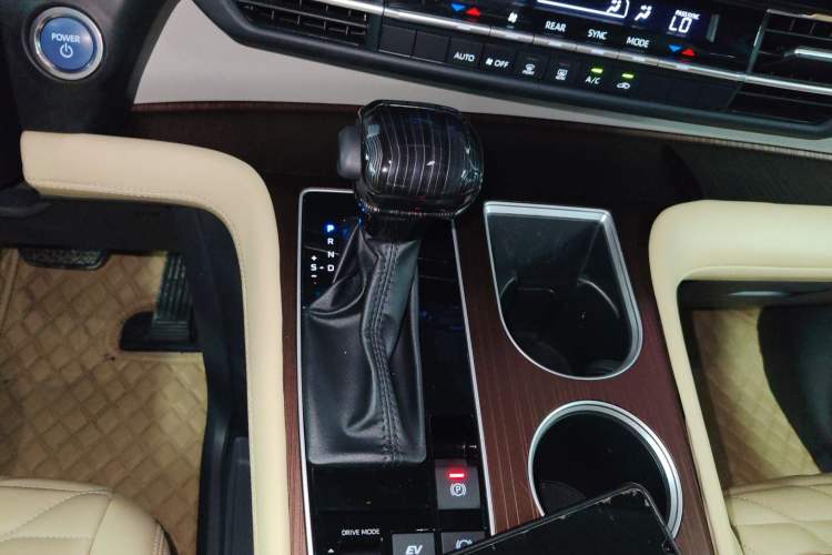 Used Toyota SIENNA 2023 2.5L Hybrid Comfort Edition Gear Lever