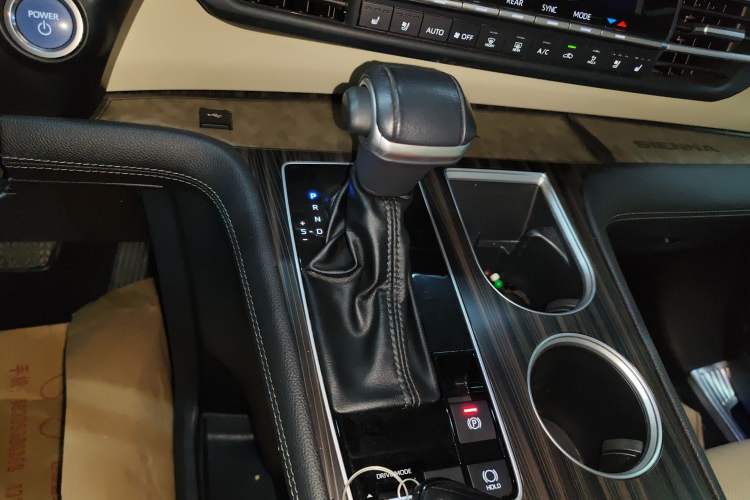 Used Toyota SIENNA 2023 2.5L Hybrid Ultimate Edition Gear Lever