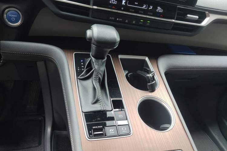 Used Toyota SIENNA 2023 2.5L Hybrid Comfort Edition Gear Lever
