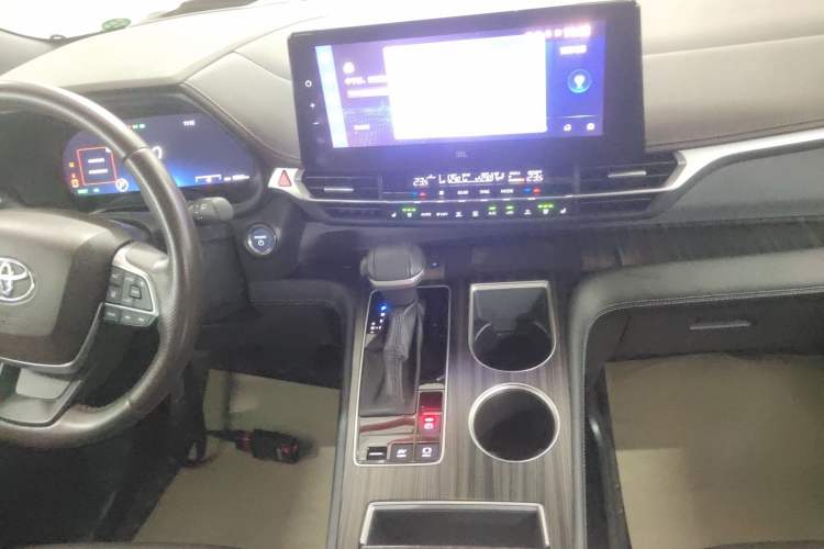 Used Toyota SIENNA 2023 2.5L Hybrid Platinum Edition Gear Lever