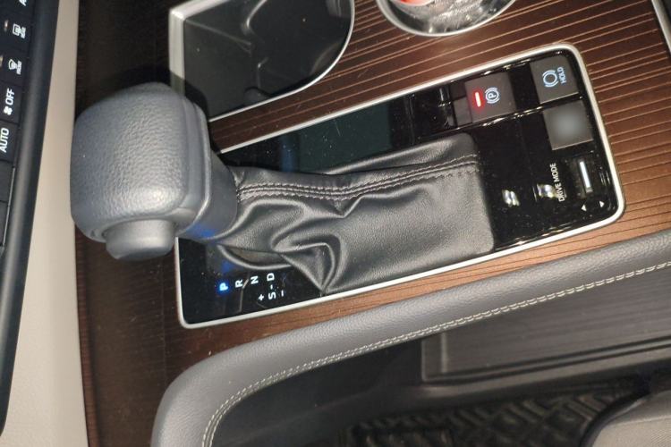 Used Toyota SIENNA 2023 2.5L Hybrid Comfort Edition Gear Lever