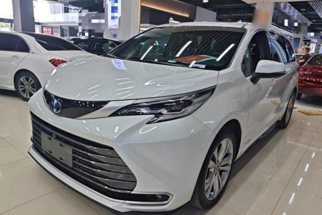 Used Toyota SIENNA 2023 2.5L Hybrid Deluxe Edition