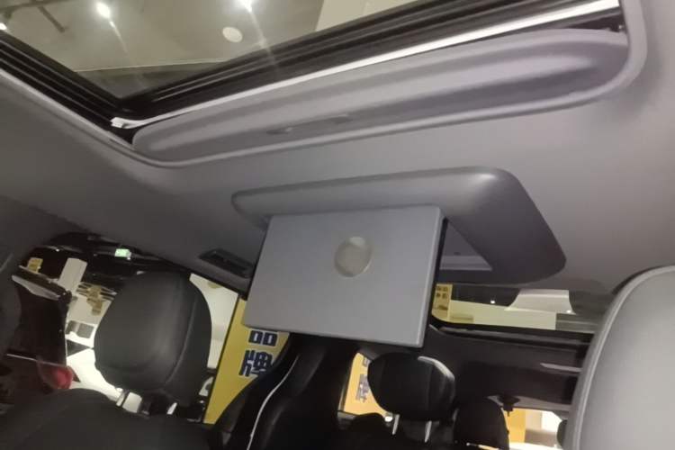 Used Toyota SIENNA 2023 2.5L Hybrid Platinum Edition Headliner