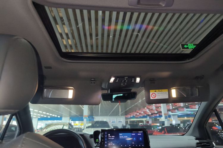 Used Toyota SIENNA 2023 2.5L Hybrid Deluxe Edition Headliner