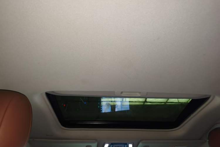 Used Toyota SIENNA 2023 2.5L Hybrid Comfort Edition Headliner