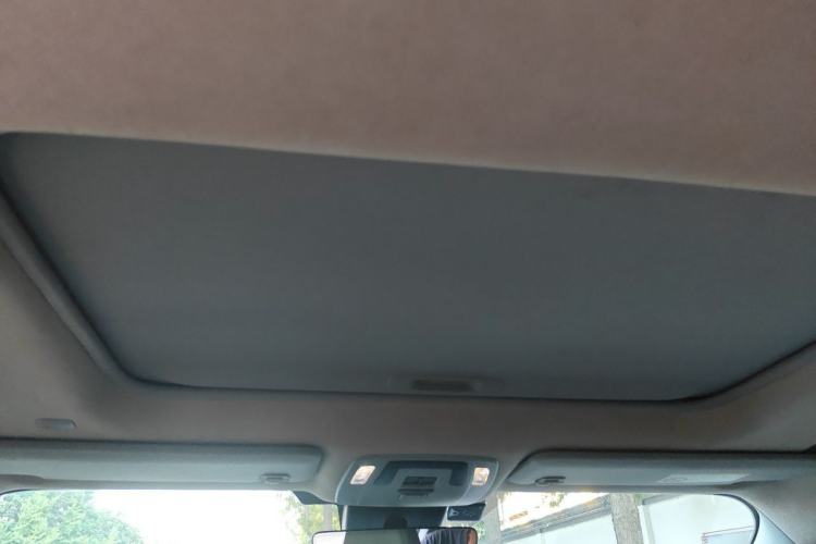 Used Toyota SIENNA 2023 2.5L Hybrid Luxury Edition Headliner