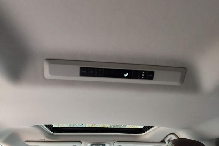 Used Toyota SIENNA 2023 2.5L Hybrid Comfort Edition Headliner