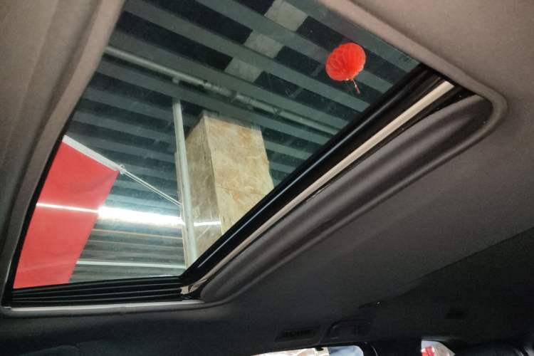Used Toyota SIENNA 2023 2.5L Hybrid Deluxe Edition Headliner