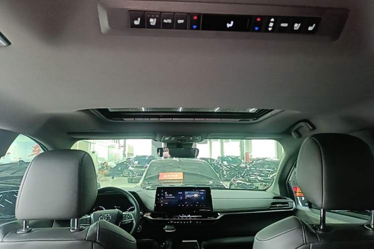 Used Toyota SIENNA 2023 2.5L Hybrid Deluxe Edition Headliner