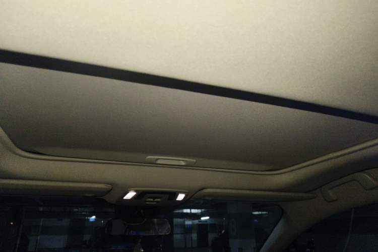 Used Toyota SIENNA 2023 2.5L Hybrid Comfort Edition Headliner