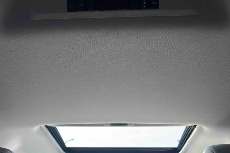 Used Toyota SIENNA 2023 2.5L Hybrid Comfort Edition Headliner