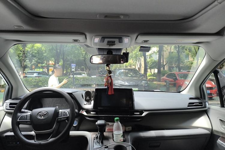 Used Toyota SIENNA 2023 2.5L Hybrid Comfort Edition Headliner