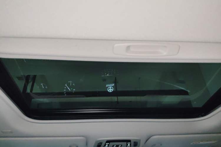 Used Toyota SIENNA 2023 2.5L Hybrid Comfort Edition Headliner