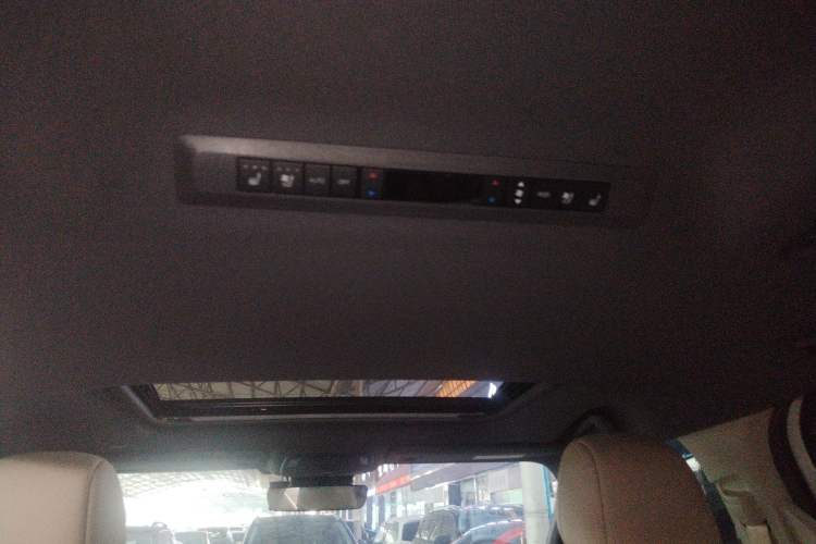 Used Toyota SIENNA 2023 2.5L Hybrid Deluxe Edition Headliner