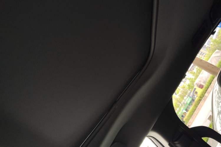 Used Toyota SIENNA 2023 2.5L Hybrid Deluxe Edition Headliner