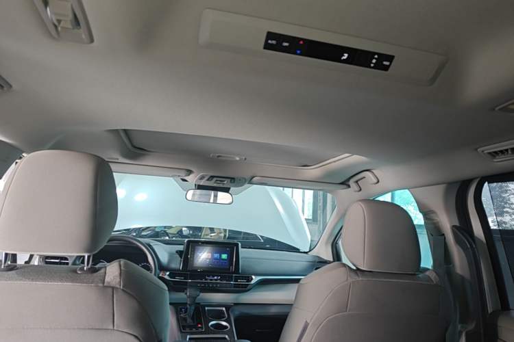 Used Toyota SIENNA 2023 2.5L Hybrid Comfort Edition Headliner
