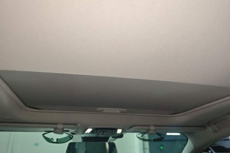 Used Toyota SIENNA 2023 2.5L Hybrid Comfort Edition Headliner