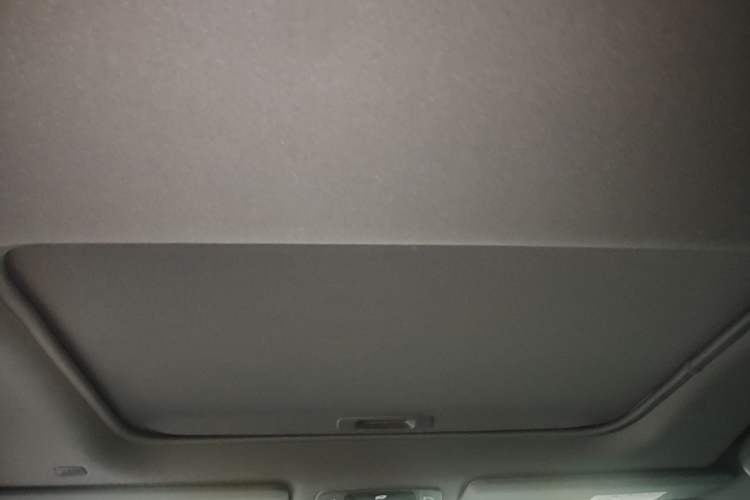 Used Toyota SIENNA 2023 2.5L Hybrid Deluxe Edition Headliner