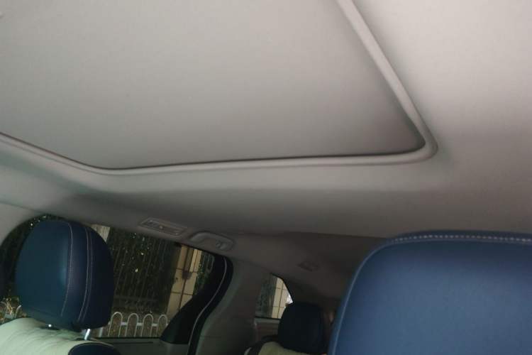 Used Toyota SIENNA 2023 2.5L Hybrid Comfort Edition Headliner