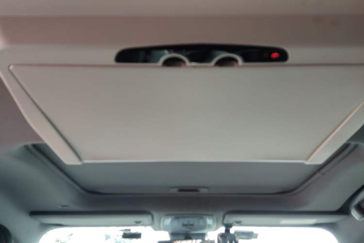 Used Toyota SIENNA 2023 2.5L Hybrid Deluxe Edition Headliner