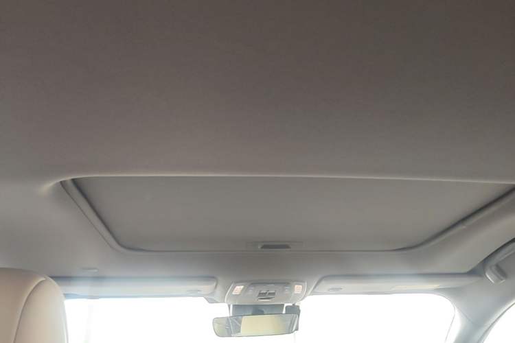Used Toyota SIENNA 2023 2.5L Hybrid Luxury Edition Headliner