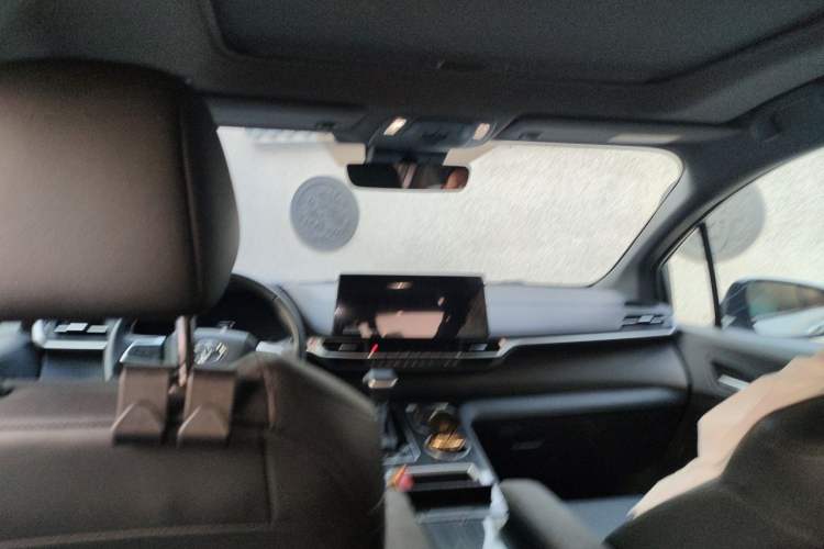 Used Toyota SIENNA 2023 2.5L Hybrid Deluxe Edition Headliner