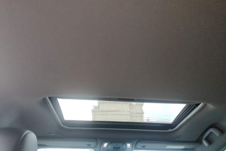 Used Toyota SIENNA 2023 2.5L Hybrid Deluxe Edition Headliner