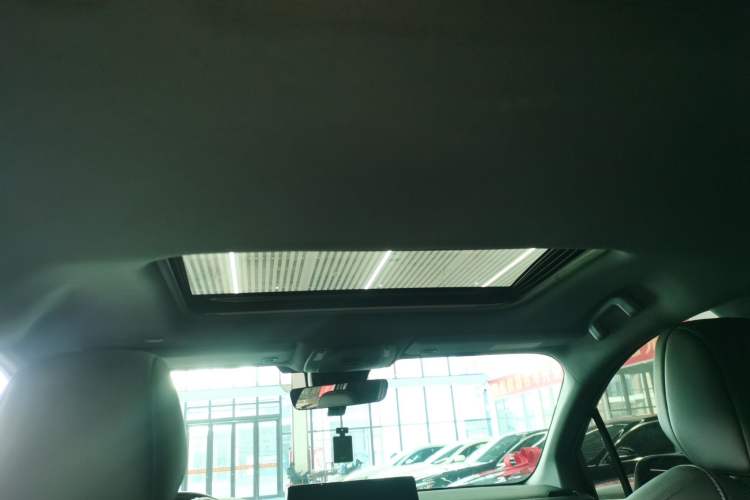 Used Toyota SIENNA 2023 2.5L Hybrid Deluxe Edition Headliner
